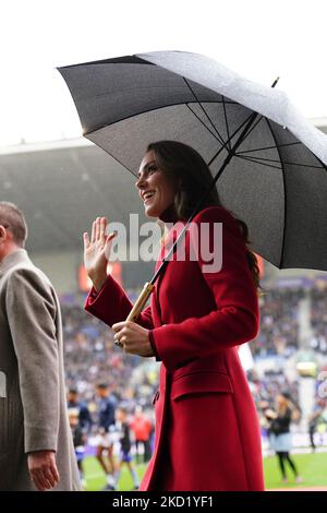 La princesse de Galles en tête du match de la coupe du monde de rugby de Papouasie-Nouvelle-Guinée contre l'Angleterre au stade DW, Wigan, son premier match auquel elle a participé depuis qu'elle a succédé au Duc de Sussex en tant que patron de la ligue de football de rugby (RFL). Date de la photo: Samedi 5 novembre 2022. Banque D'Images