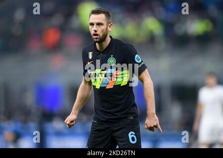 Stefan de Vrij du FC Internazionale lors du match de la coupe italienne entre le FC Internazionale et AS Roma au Stadio Giuseppe Meazza, Milan, Italie, le 8 février 2022. (Photo de Giuseppe Maffia/NurPhoto) Banque D'Images