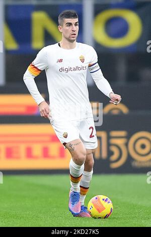 Gianluca Mancini de AS Roma lors du match de la coupe italienne entre le FC Internazionale et AS Roma au Stadio Giuseppe Meazza, Milan, Italie, le 8 février 2022. (Photo de Giuseppe Maffia/NurPhoto) Banque D'Images