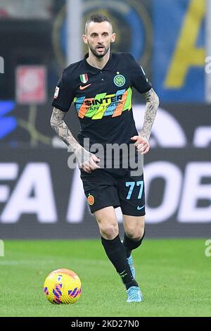 Marcelo Brozovic du FC Internazionale lors du match de la coupe italienne entre le FC Internazionale et AS Roma au Stadio Giuseppe Meazza, Milan, Italie, le 8 février 2022. (Photo de Giuseppe Maffia/NurPhoto) Banque D'Images