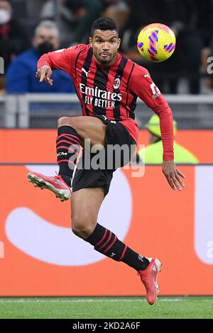 Junior Messias de l'AC Milan contrôle le ballon lors du match de la coupe italienne entre l'AC Milan et la SS Lazio au Stadio Giuseppe Meazza, Milan, Italie, le 9 février 2022. (Photo de Giuseppe Maffia/NurPhoto) Banque D'Images