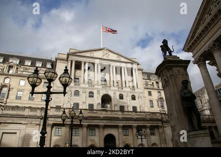 Londres, Royaume-Uni. 04th novembre 2022. Vue sur la Banque d'Angleterre dans la ville de Londres. La Banque d'Angleterre a augmenté son taux d'intérêt de base de 0,75 pour cent à 3 pour cent, la plus forte hausse depuis plus de 30 ans. (Photo par Steve Taylor/SOPA Images/Sipa USA) crédit: SIPA USA/Alay Live News Banque D'Images