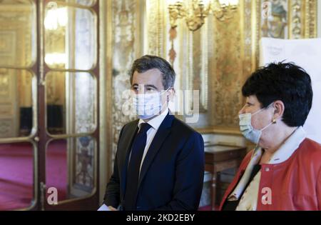 Le ministre français de l'intérieur, Gerald Darmanin, arrive à la session des questions au gouvernement au Sénat français - 09 février 2022, Paris (photo de Daniel Pier/NurPhoto) Banque D'Images
