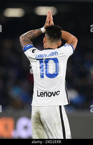 Lautaro Martinez de FC Internazionale gestes pendant la série Un match entre SSC Napoli et FC Internazionale au Stadio Diego Armando Maradona, Naples, Italie, le 12 février 2022. (Photo de Giuseppe Maffia/NurPhoto) Banque D'Images