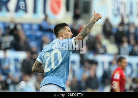 Mattia Zaccagni (SS Lazio) célèbre après avoir atteint le but 3-0 lors du championnat italien de football League Un match de 2021/2022 entre SS Lazio vs Bologna FC au stade Olimpic de Rome le 12 février 2022. (Photo de Fabrizio Corradetti/LiveMedia/NurPhoto) Banque D'Images