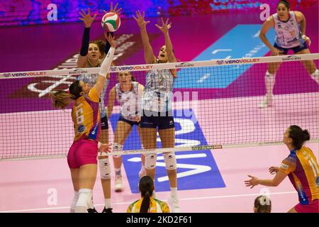 ALESSIA GENNARI (Vero Volley Monza) pendant le Volleyball Italien série A1 femmes Match Vero Volley Monza contre Savino Del Bene Scandicci sur 12 février 2022 à l'Arena di Monza à Monza (MB), Italie (photo de Valerio Origo/LiveMedia/NurPhoto) Banque D'Images