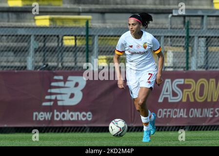 Andressa Alves Da Silva (EN TANT que Roma Women) lors de la finale du quart de football italien - coupe italienne femmes 2021/2022 match entre AS Roma Women contre FC Como Women au stade Tre Fontane le 13 février 2022. (Photo de Fabrizio Corradetti/LiveMedia/NurPhoto) Banque D'Images