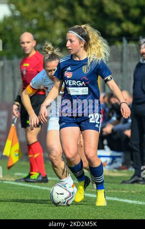 ELISA Carravetta (Como Women) lors de la finale du quart de football italien - coupe italienne des femmes 2021/2022 match entre AS Roma Women contre FC Como Women au stade Tre Fontane le 13 février 2022. (Photo de Fabrizio Corradetti/LiveMedia/NurPhoto) Banque D'Images