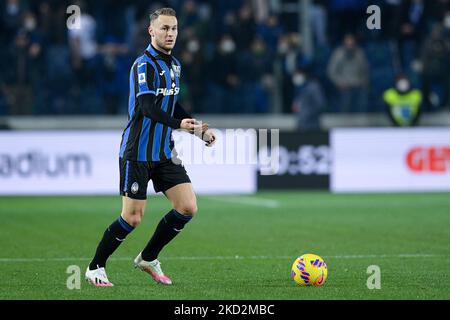 Teun Koopmeiners d'Atalanta BC pendant la série Un match entre Atalanta BC et le FC Juventus au Gewiss Stadium, Bergame, Italie, le 13 février 2022. (Photo de Giuseppe Maffia/NurPhoto) Banque D'Images