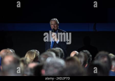 Michel Barnier, ancien ministre et commissaire européen à deux reprises, lors de la réunion électorale de Valerie Pecresse, candidate de droite à l'élection présidentielle de 2022, dans la salle de concert Zenith, à Paris, le 13 février 2022. (Photo par Andrea Savorani Neri/NurPhoto) Banque D'Images