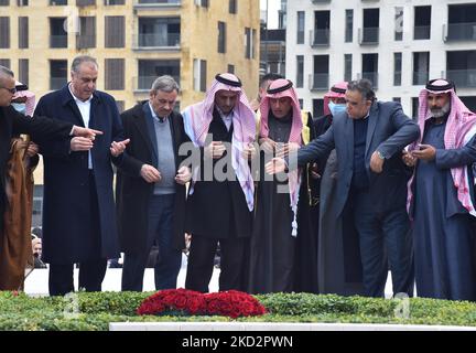 Les partisans se rassemblent près de la tombe du Premier ministre Rafiq Hariri, dans le centre-ville de Beyrouth, sur 14 février 2022, alors que le Liban marquait le 17th anniversaire de son assassinat (photo de Fadel Itani/NurPhoto) Banque D'Images