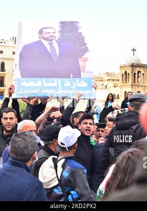 Les partisans se rassemblent près de la tombe du Premier ministre Rafiq Hariri, dans le centre-ville de Beyrouth, sur 14 février 2022, alors que le Liban marquait le 17th anniversaire de son assassinat (photo de Fadel Itani/NurPhoto) Banque D'Images