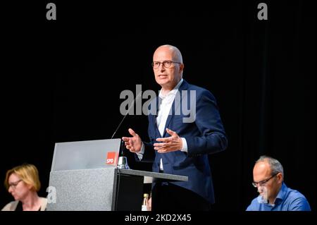 Hambourg, Allemagne. 04th novembre 2022. Peter Tschentscher (SPD), premier maire de Hambourg, prend la parole au début de la conférence du parti d'État de son parti à la Bürgerhaus Wilhelmsburg. Credit: Jonas Walzberg/dpa/Alay Live News Banque D'Images