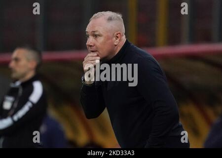 massimiliano alvini (entraîneur pérouse calcio) pendant le football italien série B match AC Pérouse vs US Cremonese sur 19 février 2022 au Stadio Renato Curi à Pérouse, Italie (photo par Loris Cerquiglini/LiveMedia/NurPhoto) Banque D'Images