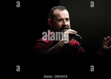 Fabio Volo, animateur, acteur et écrivain italien, ancien Hyena d'Italia Uno, a rencontré ses lecteurs à Palerme, au Real Teatro Santa Cecilia, pour présenter son dernier roman "Une nouvelle vie" publié par Mondadori. Italie, Sicile, Palerme, 20 février 2022. (Photo de Francesco Militello Mirto/NurPhoto) Banque D'Images