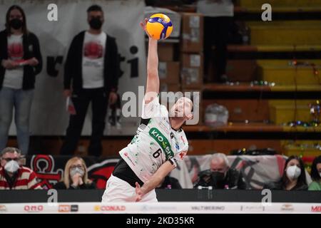 vitelli marco (n.6 kione padova) pendant le Volleyball Italien Serie A Men SuperLeague Championship Sir Safety Conad Pérouse vs Kione Padova sur 20 février 2022 au PalaBarton à Pérouse, Italie (photo de Loris Cerquiglini/LiveMedia/NurPhoto) Banque D'Images