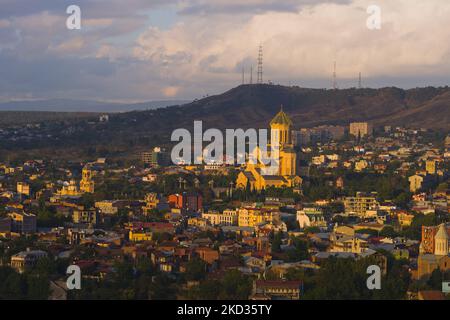 Vue panoramique de la ville de Tbilissi depuis High, Géorgie. Rues, maisons. Banque D'Images