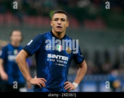 Alexis Sanchez d'Inter pendant la série italienne Un match de football entre le FC Inter et Sassuolo Calcio sur 20 février 2022 à San Siro - stade Giuseppe Meazza à Milan, Italie (photo de Nderim Kaceli/LiveMedia/NurPhoto) Banque D'Images