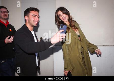 Elisabetta Canalis arrive au défilé de mode Alberta Ferretti pendant la semaine de la mode de Milan automne/hiver 2022/2023 sur 23 février 2022 à Milan, Italie. (Photo par Mairo Cinquetti/NurPhoto) Banque D'Images