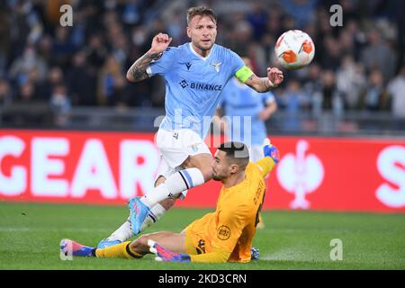 Ciro immobile de SS Lazio a obtenu le premier but jugé offensé par l'arbitre lors de l'UEFA Europa League Knockout Round Play-offs Leg 2 entre SS Lazio et FC Porto au Stadio Olimpico, Rome, Italie, le 24 février 2022. (Photo de Giuseppe Maffia/NurPhoto) Banque D'Images