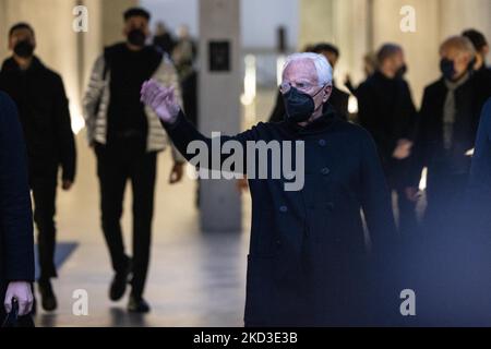 Giorgio Arman est vu quitter le spectacle de mode Emporio Armani pendant la semaine de mode de Milan automne/hiver 2022/2023 sur 24 février 2022 à Milan, Italie. (Photo de Cinzia Camela/LiveMedia/NurPhoto) Banque D'Images