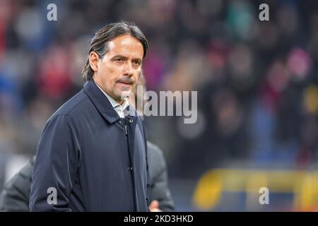 Simone Inzaghi (Inter) entraîneur-chef pendant le football italien série A match Gênes CFC vs Inter - FC Internazionale on 25 février 2022 au stade Luigi Ferraris de Gênes, Italie (photo de Danilo Vigo/LiveMedia/NurPhoto) Banque D'Images