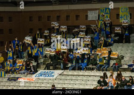 Les supporters de Vérone pendant le Volleyball Italien Serie A Men SuperLeague Championship Consar Ravenna vs NBV Verona sur 26 février 2022 à la Pala de Andre à Ravenna, Italie (photo de Daniele Ricci/LiveMedia/NurPhoto) Banque D'Images