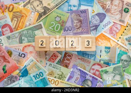 2023 sur les marchés monétaires mondiaux, crise internationale, impact sur les marchés financiers et l'économie mondiale Banque D'Images