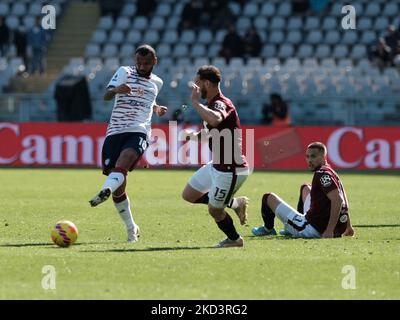 João Pedro pendant la série Un match entre Torino et Cagliari à Turin, sur 27 février 2022. (Photo de Loris Roselli/NurPhoto) Banque D'Images