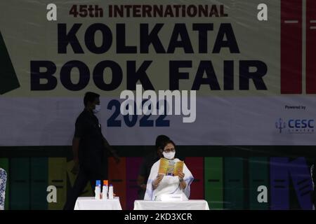 Mamata Banerjee Ministre en chef du Bengale occidental lors de l'inauguration du salon international du livre de Calcutta de 45th à Calcutta sur 28 février 2022. (Photo de Debajyoti Chakraborty/NurPhoto) Banque D'Images