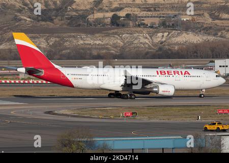 Un Airbus A330 Iberia à l'aéroport de Madrid Barajas, Madrid, Espagne, le mardi 1st mars 2022. (Photo de Robert Smith/MI News/NurPhoto) Banque D'Images