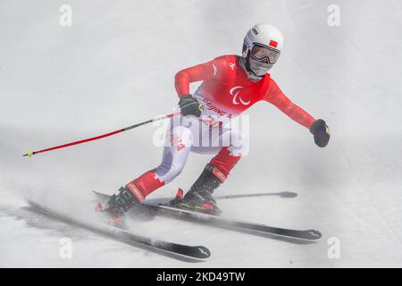 03-03-2022 Beijing, Chine. Jeux paralympiques de Beijing2022 - ski alpin de Para Downhill Yanqing Centre national de ski alpin: Mengqiu Zhang (CHN) catégorie LW9-1 en action pendant la course d'entraînement de 3rd. (Photo de Mauro Ujetto/NurPhoto) Banque D'Images