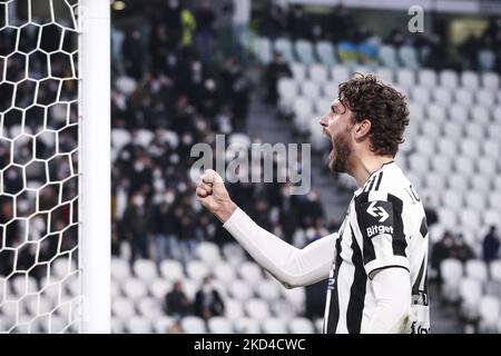 Juventus milieu de terrain Manuel Locatelli (27) fête lors du match de football de la série A n.28 JUVENTUS - SPEZIA on 06 mars 2022 au stade Allianz de Turin, Piémont, Italie. (Photo de Matteo Bottanelli/NurPhoto) Banque D'Images