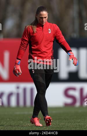 Laura Giuliani (AC Milan) se réchauffe avant le match pendant le match de football italien série A Women Match AC Milan vs Napoli Femminile sur 06 mars 2022 au stade Vismara à Milan, Italie (photo de Francesco Scaccianoce/LiveMedia/NurPhoto) Banque D'Images