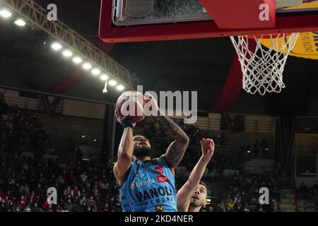 2 Jalen Harris Vanoli Panier Cremona pendant le match de championnat de LBA Italie entre Openjobmestis Varèse vs Vanoli Panier Cremona , à Varèse, Italie, sur 6 mars 2022 (photo de Fabio Averna/NurPhoto) Banque D'Images