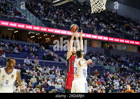 Davide Alviti (AX Armani Exchange Milan) tournage pendant le championnat d'Euroligue de basket Real Madrid Baloncesto vs Un X Armani Exchange Milano sur 10 mars 2022 au Palacio de Deportes à Madrid, Espagne (photo de Simone Lucarelli/LiveMedia/NurPhoto) Banque D'Images