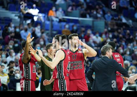 AX Armani Exchange Milan fête pendant le championnat d'Euroligue de basket Real Madrid Baloncesto vs Un X Armani Exchange Milano sur 10 mars 2022 au Palacio de Deportes à Madrid, Espagne (photo de Simone Lucarelli/LiveMedia/NurPhoto) Banque D'Images