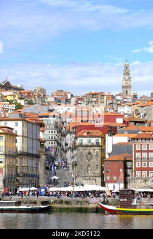 Porto Portugal le quartier historique de la vieille ville de Bassidde le fleuve Douro Banque D'Images