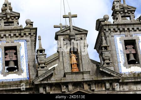 Porto Portugal l'église baroque Igreja de Santo Ildefonso avec deux clochers à Praca da Batalha Banque D'Images