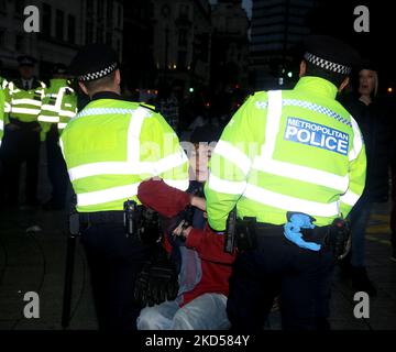 Il suffit d'arrêter les manifestants du secteur pétrolier pour avoir bloqué la route de Trafalgar Square. 5 novembre 2022 Copyright Anna Hatfield Banque D'Images
