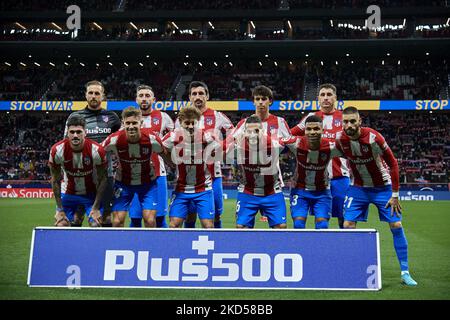 Ligne Atletico (R-L) Jan Olak, Hector Herrera, Stefan Savic, Joao Felix, Jose Maria Gimenez, Rodrigo de Paul, Marcos Llorente, Antoine Griezmann, Koke Resurreccion, Reinildo Mandava, Yannick Carrasco pendant le match de la Liga Santander entre le Club Atletico de Madrid et Cadix CF à l'Estadio Wanda Metropolitano sur 11 mars 2022 à Madrid, Espagne. (Photo de Jose Breton/Pics action/NurPhoto) Banque D'Images