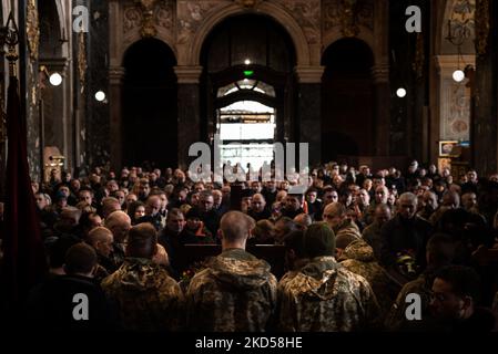 Funérailles de 4 des 35 victimes de l'attaque de missiles russes sur la base militaire de Yavoriv, le dimanche 13th, à Lviv, en Ukraine, sur 15 mars 2022. Environ 30 missiles lancés sur la mer Noire ont été partiellement interceptés par les désertes ukrainiens, mais 9 d'entre eux ont frappé la base de Yavoriv, à environ 20 km de la frontière polonaise et qui a reçu des troupes de l'OTAN en février. 35 soldats sont morts dans l'attaque et 135 ont été blessés (photo de Gustavo Basso/NurPhoto) Banque D'Images