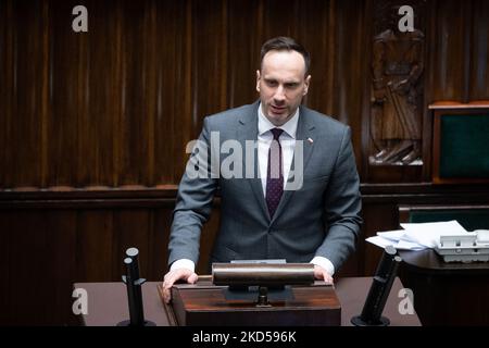 Janusz Kowalski lors de la session 50th du Sejm (chambre basse du Parlement polonais) à Varsovie, Pologne sur 8 mars 2022 (photo de Mateusz Wlodarczyk/NurPhoto) Banque D'Images