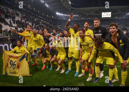 Villareal fête son équipe lors du match de football de la Ligue des Champions entre Juventus FC et Villareal au stade Allianz, le 16 mars 2022 à Turin, Italie (photo d'Alberto Gandolfo/NurPhoto) Banque D'Images