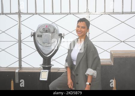 Pendant l'événement l'Empire State Building hôte Andy Allo & Zainab Johnson de la série vidéo à succès de premier chargement, à New York, États-Unis, on 17 mars 2022. (Photo de John Nacion/NurPhoto) Banque D'Images