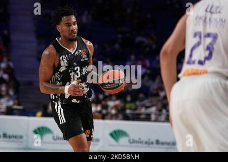 Chris Jones de LDLC Asvel Villeurbanne en action pendant le match Euroligue des compagnies aériennes turques entre Real Madrid et LDLC Asvel Villeurbanne au Centre Wizink sur 17 mars 2022 à Madrid, Espagne. (Photo par Oscar Gonzalez/NurPhoto) Banque D'Images