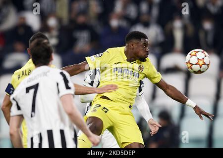 Serge Aurier de Villarreal en action pendant la manche de la Ligue des champions de l'UEFA Tour de seize coupe deux matches entre Juventus et Villarreal CF au stade Juventus sur 16 mars 2022 à Turin, Italie. (Photo de Jose Breton/Pics action/NurPhoto) Banque D'Images