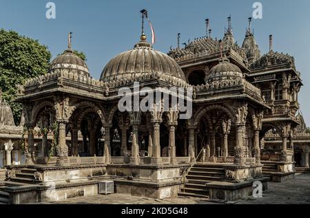 12 16 2007 Extiriar du temple Hathisingh Jain, le temple mêle l'ancien temple Maru-Gurjara style architectural Ahmedabad, Gujarat, Inde Banque D'Images