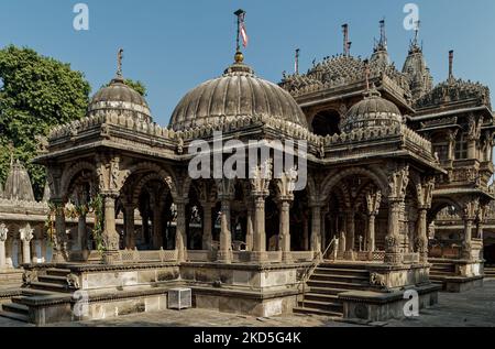 12 16 2007 Extiriar du temple Hathisingh Jain, le temple mêle l'ancien temple Maru-Gurjara style architectural Ahmedabad, Gujarat, Inde Banque D'Images