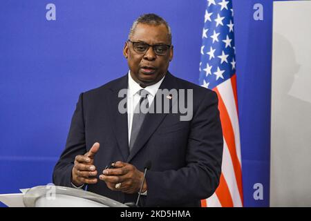 Le Secrétaire AMÉRICAIN à la défense, Lloyd Austin, assiste à une conférence de presse lors de sa visite à Sofia, en Bulgarie, du 19 au 28 mars 2022. (Photo de Georgi Paleykov/NurPhoto) Banque D'Images